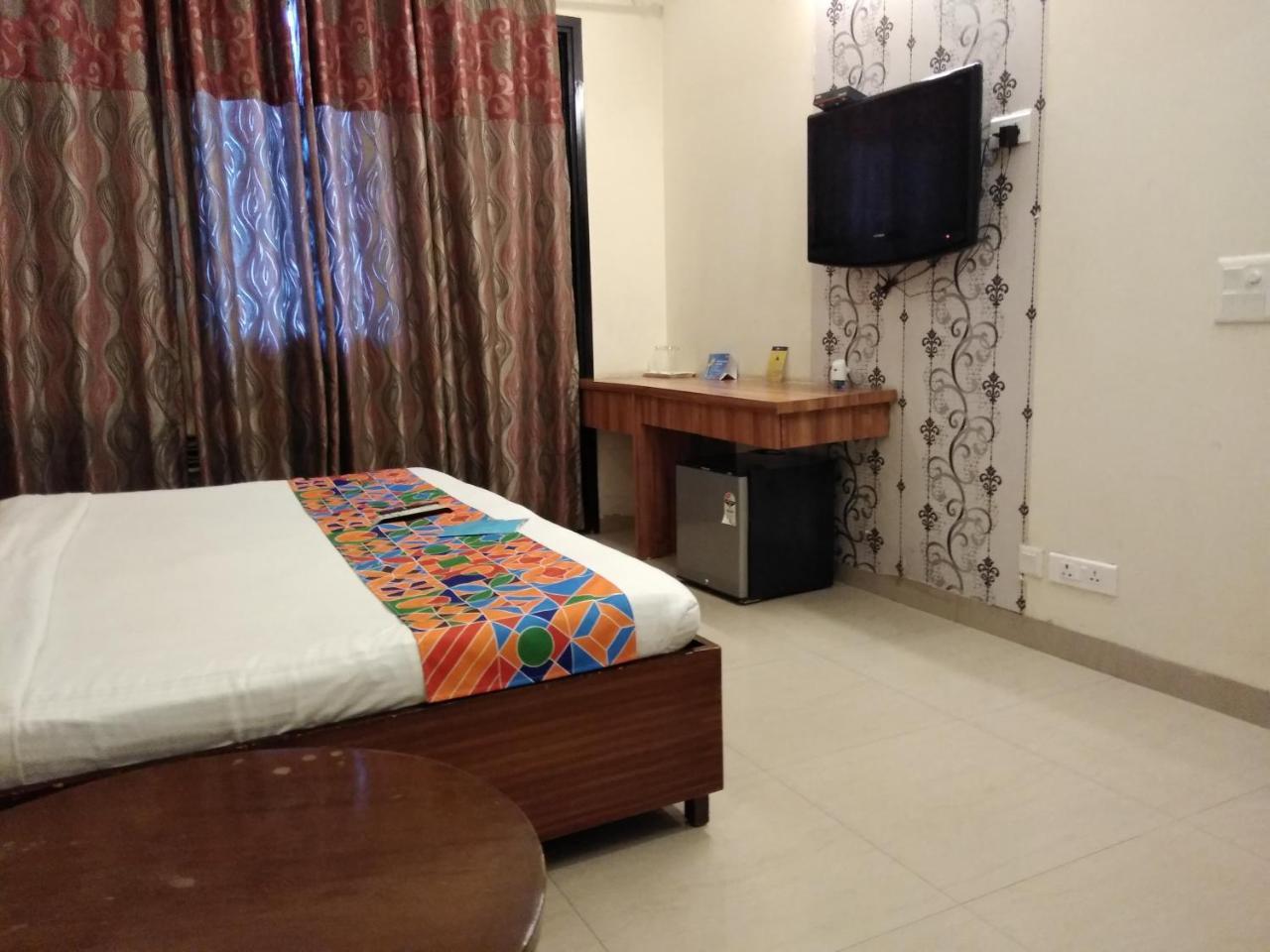 Fabhotel Signature Cyber Park Delhi  Rom bilde